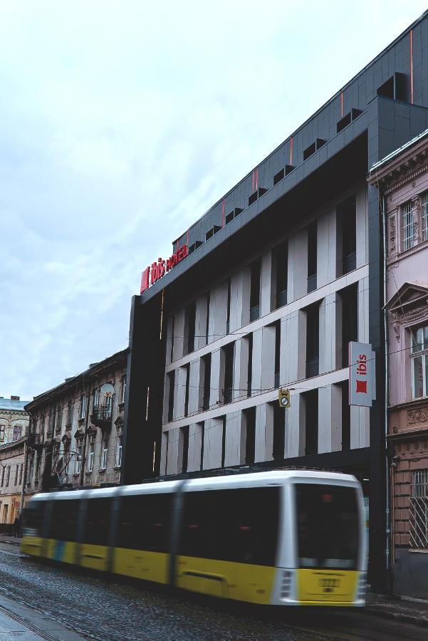 Отель Ibis Lviv Center Экстерьер фото