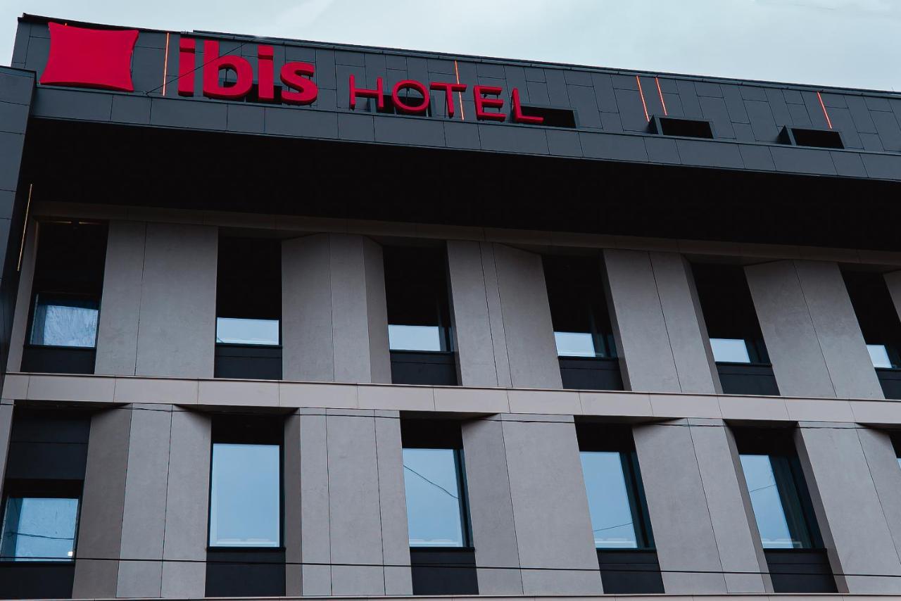 Отель Ibis Lviv Center Экстерьер фото